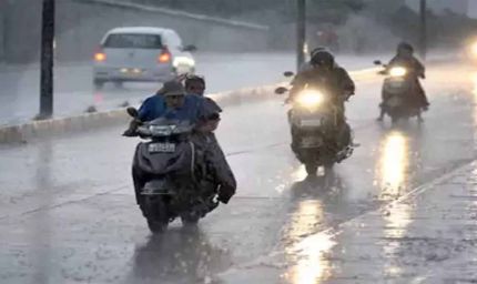 जम्मू-कश्मीर में अगले 24 घंटे भारी बारिश का अलर्ट, कल भी स्कूल रहेंगे बंद