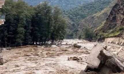 हिमाचल में मॉनसून का तांडव: कुल्लू में बादल फटा, शिमला-मंडी में भूस्खलन