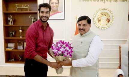 मुख्यमंत्री डॉ. यादव से क्रिकेटर वेंकटेश अय्यर ने की सौजन्य भेंट