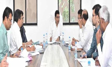 रायपुर : राजस्व कार्य होंगे और अधिक पारदर्शी व समयबद्ध: मंत्री टंक राम वर्मा