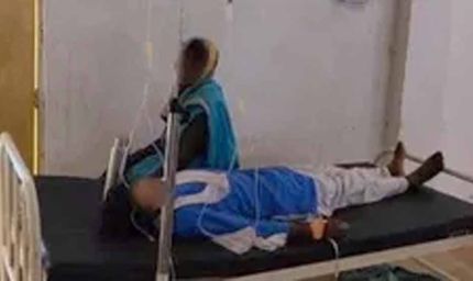 ज़हर खाकर स्कूल पहुंची छात्रा, प्रार्थना के दौरान हुई बेहोश, अस्पताल में मचा हड़कंप