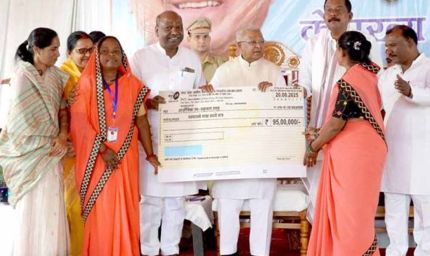 राज्यपाल  पटेल सिवनी के थांवरझोड़ी में ग्राम परिचय कार्यक्रम में हुए शामिल