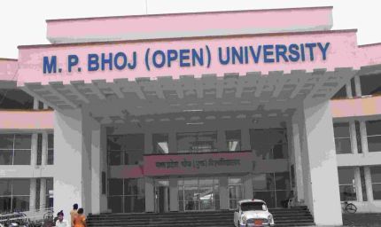 भर्ती घोटाला: भोज मुक्त विवि के पूर्व निदेशक प्रवीण जैन समेत कई अधिकारियों पर EOW ने FIR दर्ज की