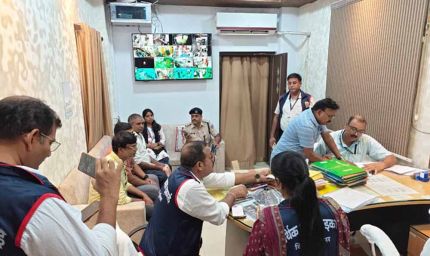 जिला अवर निबंधक विनय सौरभ पर ईओयू का शिकंजा, 188% अधिक संपत्ति का पर्दाफाश