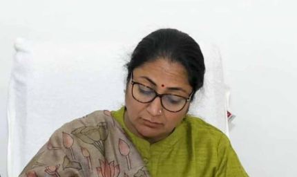 हमले के बाद CM रेखा गुप्ता के कार्यक्रम में घुसा शख्स, पुलिस ने किया गिरफ्तार