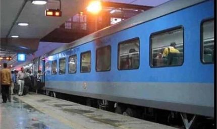 त्योहारों में ट्रेन यात्रा होगी आसान, 12 हजार से ज्यादा ट्रेनें और 20% डिस्काउंट