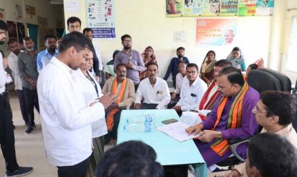 स्वास्थ्य मंत्री श्याम बिहारी जायसवाल ने प्राथमिक स्वास्थ्य केन्द्र जेवरा का किया आकस्मिक निरीक्षण