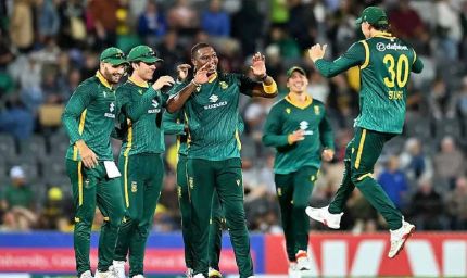 दक्षिण अफ्रीकी गेंदबाजों ने ऑस्‍ट्रेलिया में किया डबल धमाका, बना डाला अनोखा रिकॉर्ड