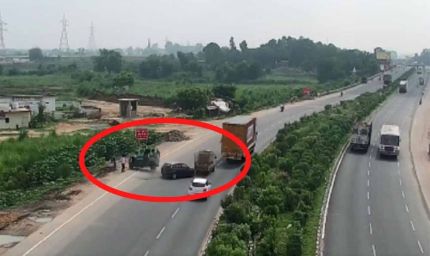 दिल्ली-कानपुर नेशनल हाईवे पर वाहन अचानक फिसले, पांच घंटे तक जाम