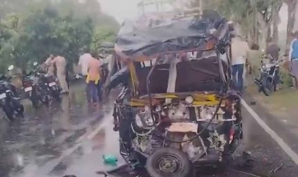 पटना में बड़ा सड़क हादसा: ऑटो और हाइवा की टक्कर में 8 की मौत, 5 घायल