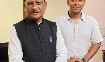 बस्तर के होनहार अविनाश तिवारी से टोक्यो में मिले मुख्यमंत्री श्री विष्णुदेव साय : छत्तीसगढ़ में उद्योग स्थापना को लेकर हुई सकारात्मक चर्चा