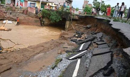 बोधगया में बाढ़ का पानी घटा, लेकिन लोग अभी भी कठिन जीवन जीने को मजबूर