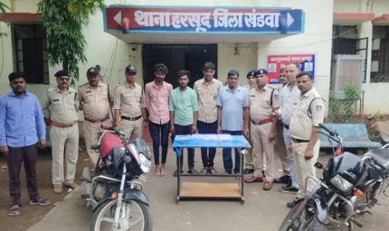 क्रिकेट खेलते-खेलते गैंग बनाकर करते थे चोरी, दिन में रेकी और रात में वार, चार गिरफ्तार