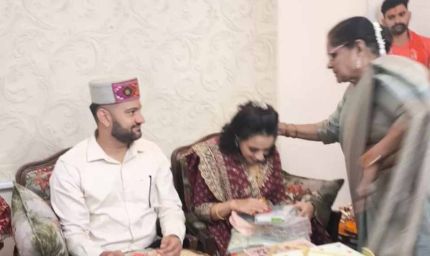गुरुग्राम के IAS सचिन शर्मा ने हिमाचल डिप्टी CM की बेटी आस्था से की शादी