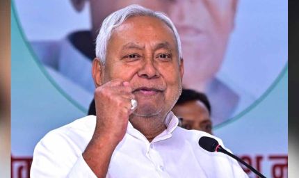 बाढ़ में नहीं भूख से तड़पेंगे पशुधन!नीतीश सरकार पहुंचाएगी चारा