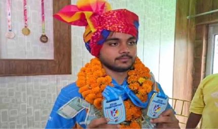 गोल्ड मेडल जीतकर कजाकिस्तान से लौटे कपिल बैंसला, गांव में हुआ भव्य स्वागत