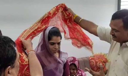 नगर परिषद अध्यक्ष लक्ष्मी राहुल सिसोदिया ने भाजपा छोड़ी, कांग्रेस में शामिल