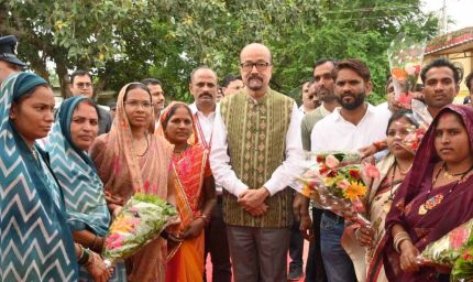 रायपुर : गोद ग्राम सोनपूरी में राज्यपाल का जनसंवाद, अंतिम पंक्ति तक योजनाओं के लाभ पर जोर