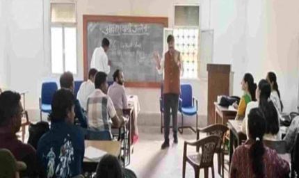 आकाशवाणी उज्जैन के सभी कार्यक्रम अब एफ.एम. 102.5 मेगाहर्ट्ज पर सुनें