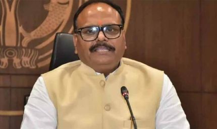 अनुशासनहीन व गैरहाजिर दस डॉक्टरों पर गिरी गाज