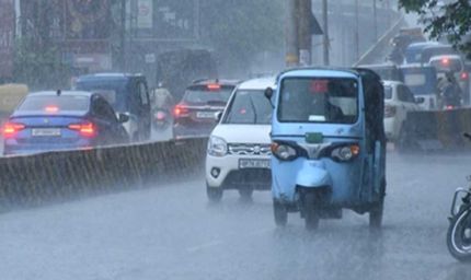 दिल्ली-NCR में भारी बारिश, उमस से मिली राहत