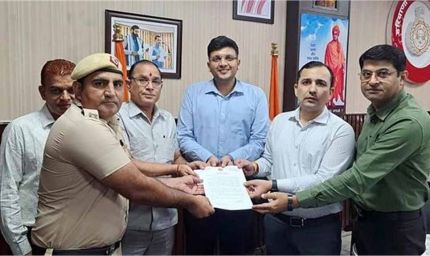 HSSC चेयरमैन ने पांच कर्मचारियों को किया सम्मानित, हरियाणा में बढ़ा गौरव