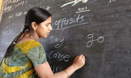 देश में पहली बार 1 करोड़ टीचर, लेकिन 1 लाख स्कूलों में सिर्फ एक-एक शिक्षक, 8 हजार स्कूलों में कोई स्टूडेंट नहीं