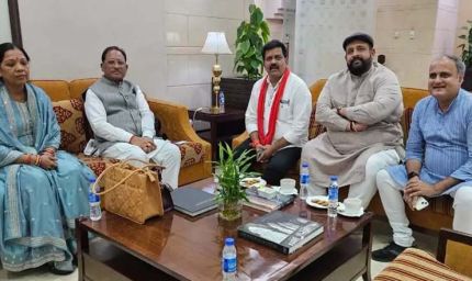 विदेश दौरे के बाद CM विष्णुदेव साय दिल्ली लौटे, कई अहम बैठकों का करेंगे नेतृत्व