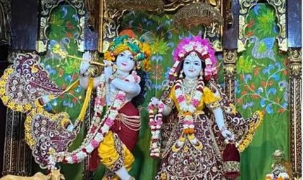 बरसाना में राधारानी अभिषेक: बैरियर टूटा, तीन श्रद्धालु घायल