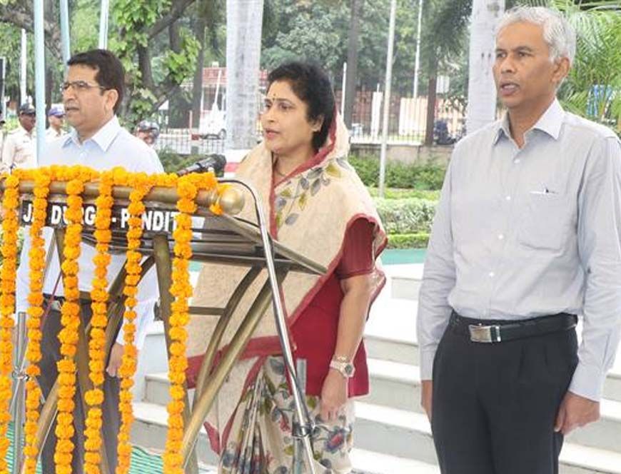 मंत्रालय में हुआ राष्ट्र-गीत "वंदे-मातरम" एवं राष्ट्र-गान का सामूहिक गायन