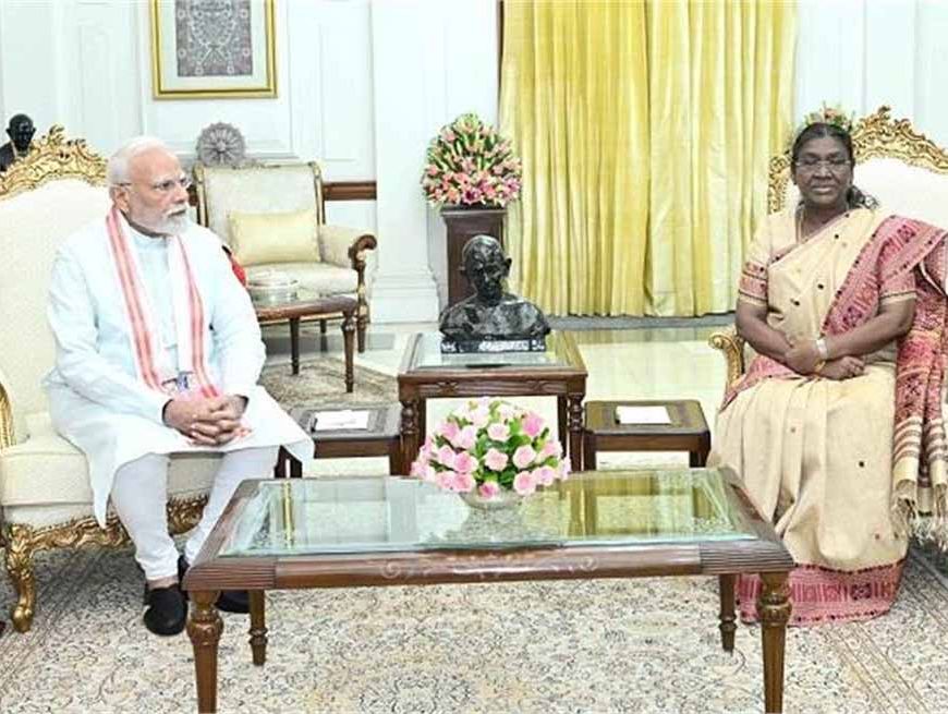 अचानक मुलाकात: PM मोदी पहुँचे राष्ट्रपति मुर्मू से मिलने, क्या हुई खास चर्चा?
