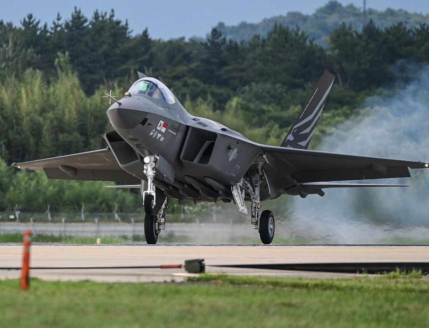 भारत की नजर अब दक्षिण कोरिया के KF-21 फाइटर जेट पर, अमेरिकी-रूसी जेट्स से आगे की सोच