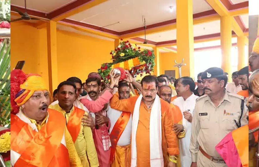 शिव भक्ति की अनुपम मिसाल बनी सारंगपुर की पालकी यात्रा,  मंत्री टेटवाल ने किया शुभारंभ