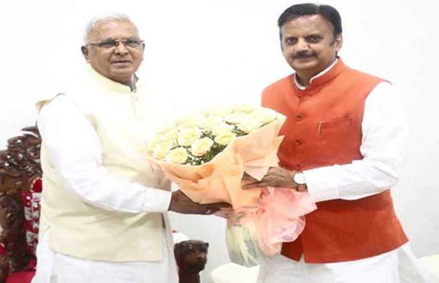 राज्यपाल पटेल से उप-मुख्यमंत्री शुक्ल ने की सौजन्य भेंट