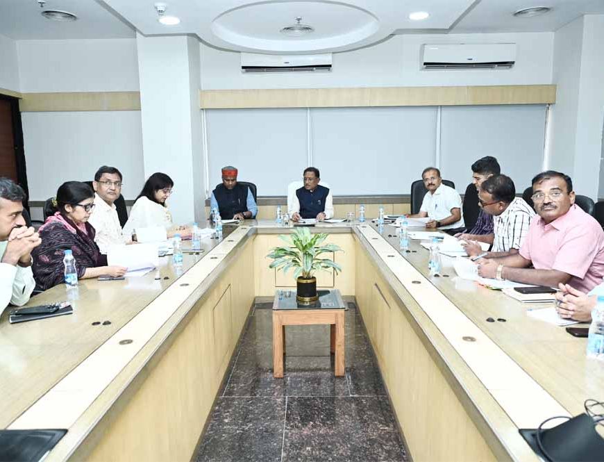 हिंसक वन्यप्राणियों द्वारा जनहानि, फसल हानि के प्रकरणों का संवेदनशीलता से करें निराकरण : मुख्यमंत्री विष्णु देव साय