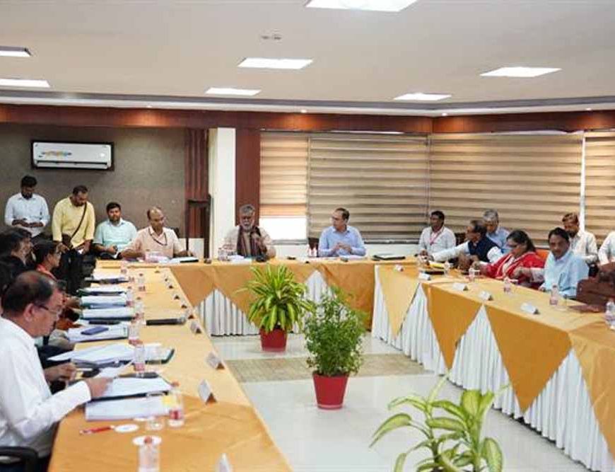 मंत्री श्री पटेल ने म.प्र. भवन एवं अन्‍य संनिर्माण कर्मकार मंडल की बैठक ली