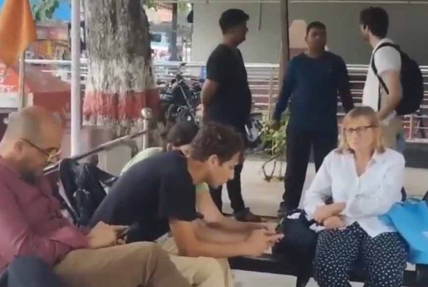 मंडोर एक्सप्रेस के एसी कोच में चोरी, यात्रियों की सुरक्षा पर उठे सवाल