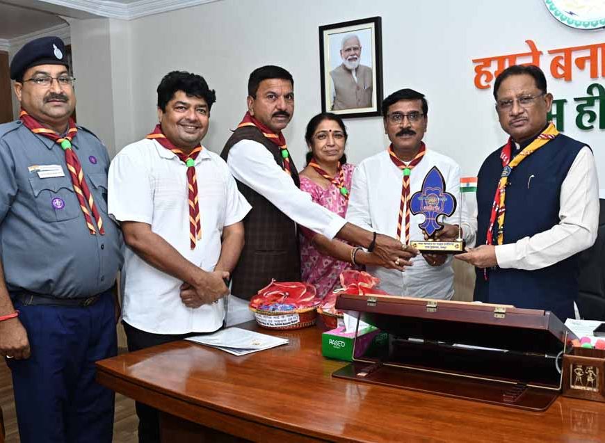 सीमा के वीरों को बच्चों की राखी : देशभक्ति से ओतप्रोत अनोखा अभियान