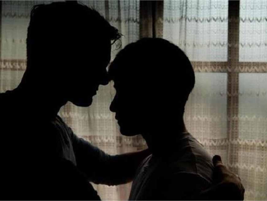 जब एक आदमी को हुआ आदमी से प्यार! फिर आई ऐसी सौतन जिसने तोड़ दिया रिश्ता...