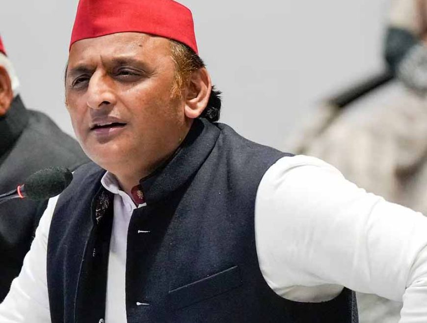 अखिलेश यादव का आरोप: BJP के पास नकली आधार बनाने की मशीनें