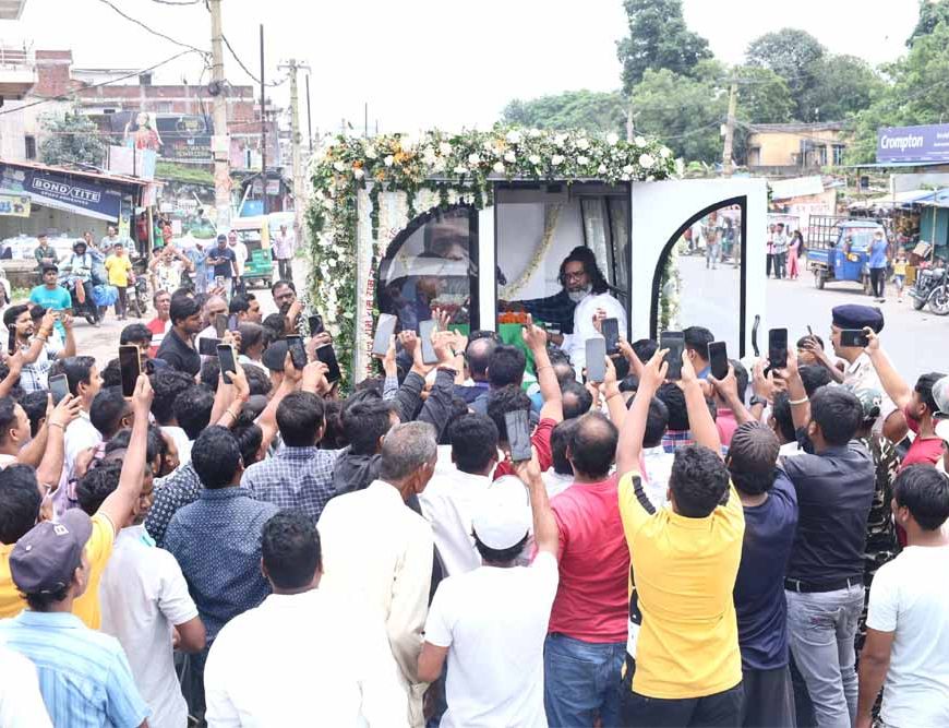 ‘गुरुजी अमर रहें’ के नारों से गूंजा माहौल, लाखों लोगों ने दी दिशोम गुरु को अंतिम विदाई