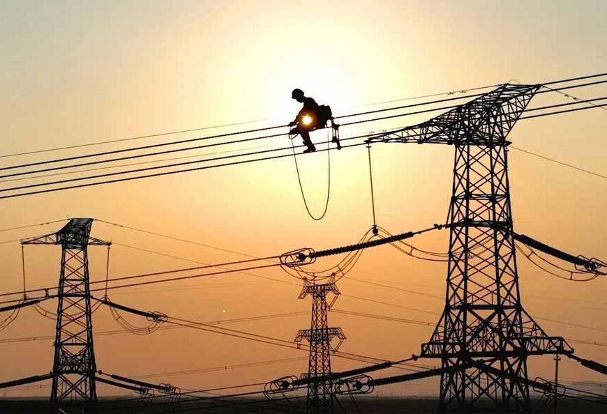 देशभर में महंगी हो सकती है बिजली! सुप्रीम कोर्ट ने दी शर्तों के साथ बढ़ोतरी की मंजूरी