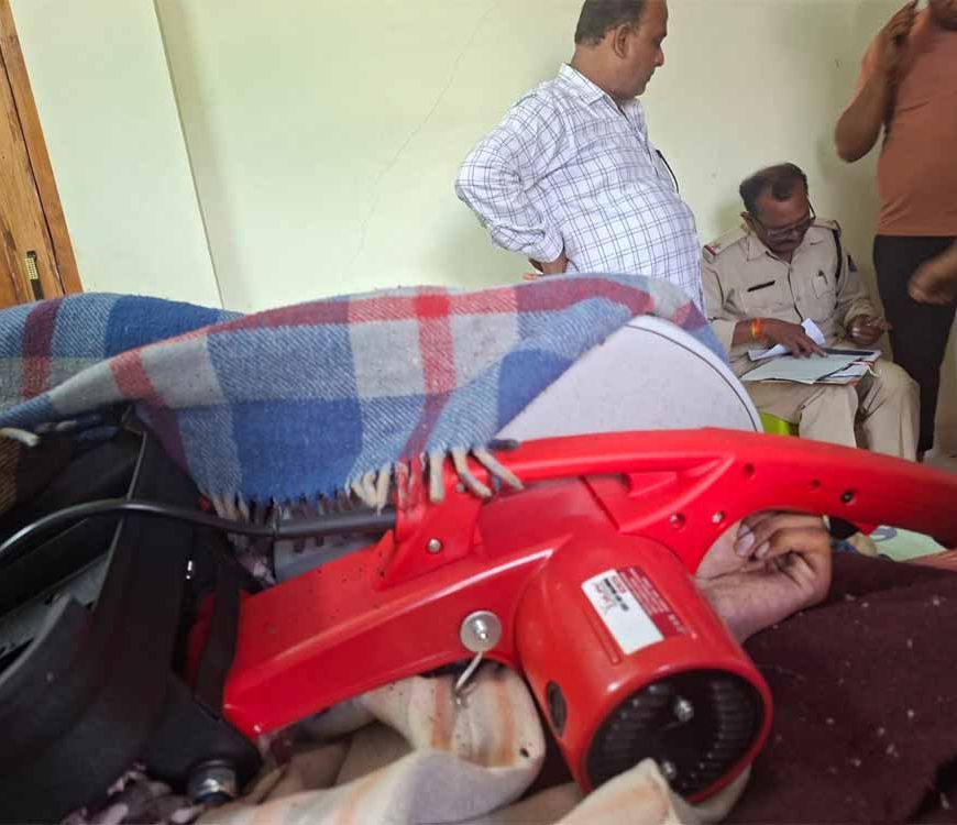 ग्राइंडर मशीन में गर्दन रखी, हार्डवेयर व्यापारी के बेटे की दर्दनाक मौत