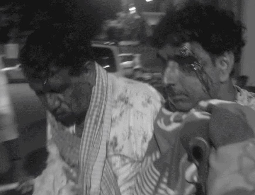 प्रदीप मिश्रा की कथा से लौट रहे श्रद्धालुओं की गाड़ी इंदौर में खड़े ट्रक से टकराई, एक की मौत