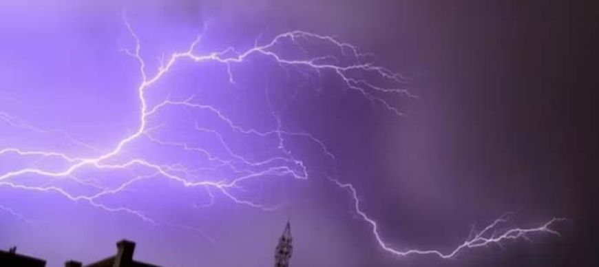 झारखंड में वज्रपात से त्रासदी: खेत में धनरोपनी कर रहीं एक ही परिवार की 3 महिलाओं की मौत