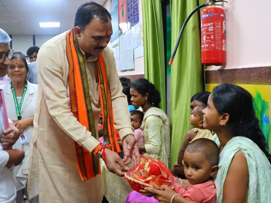 रायपुर : स्वास्थ्य मंत्री श्याम बिहारी जायसवाल ने बीजापुर में औचक निरीक्षणों से जांची विभागीय काम की हकीकत