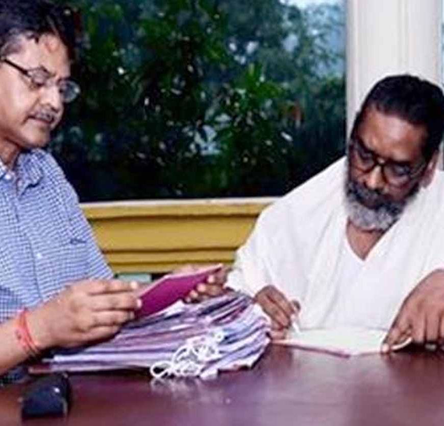 पिता के निधन का गम, फिर भी CM हेमंत राज्य सेवा में जुटे