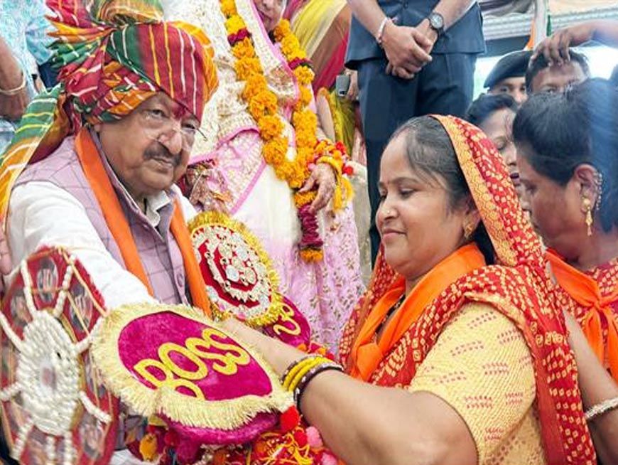 बहन-बेटियों को भारतीय संस्कृति से जुड़े संस्कार दें : मंत्री विजयवर्गीय