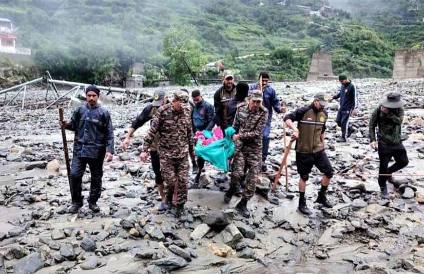 उत्तरकाशी आपदा: धराली में 367 से अधिक लोगों का सफल रेस्क्यू, हेलीकॉप्टर से राहत कार्य जारी