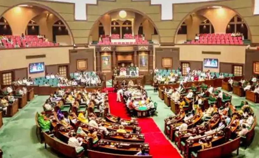 मध्य प्रदेश बीजेपी में बढ़ी अंदरूनी कलह, सदन में विधायकों ने सरकार पर साधा निशाना